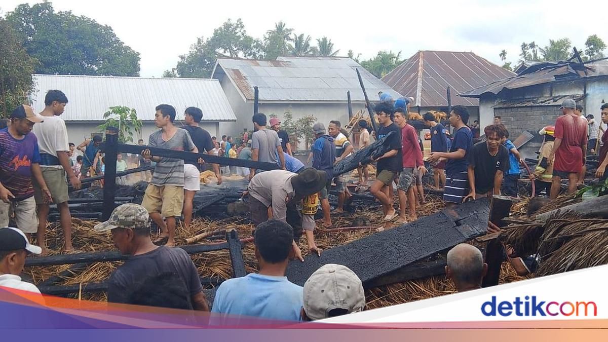 Imah Gede dan 55 Rumah Ludes Terbakar, Ketum Adat Kasepuhan Cipta Mulya: Cuma Sisa Baju di Badan [titlebase]