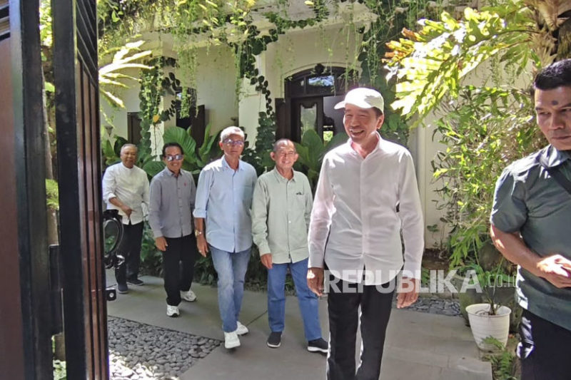 Jokowi Gelar Reuni dengan Teman Kuliah UGM Jelang Sidang Kasus Ijazah Palsu