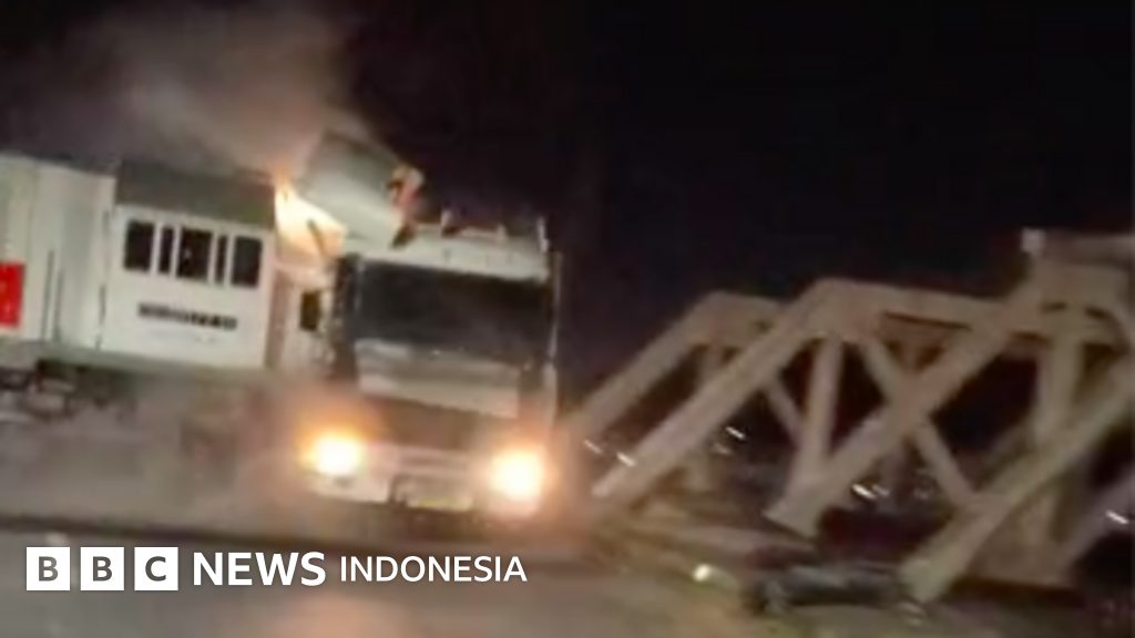 Kecelakaan Mengerikan di Ponorogo: Sopir ngaku lihat orang menyeberang, truk baru dibeli hancur usai nyungsep ke parit di Ponorogo