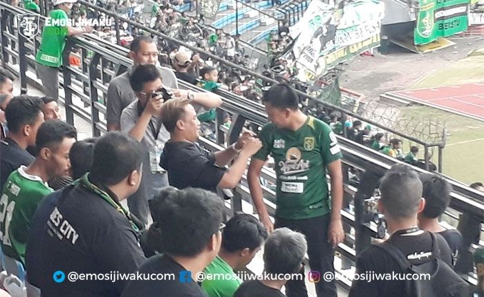 Mengenang Andie Peci: Persebaya Gunakan Pita Hitam, Mengheningkan Cipta Hingga Film Perjuangan di GBT