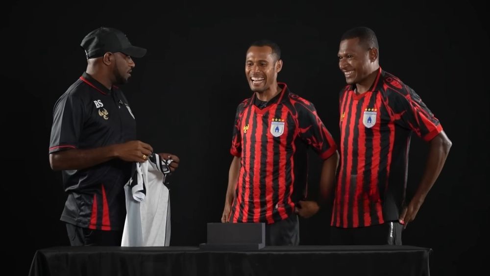 Persipura Geber Persiapan Musim Baru, Boyong 23 Pemain Termasuk Boaz Solossa dan Kelly Sroyer