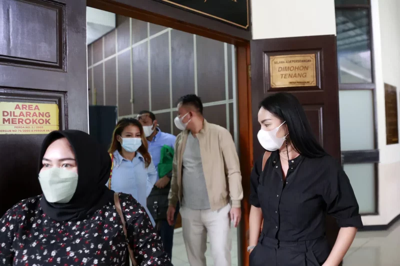 Tak Terima Dikomentari, Kalina Ocktaranny Tuntut Ibunda Vicky Prasetyo Minta Maaf, ‘Gede Amat Sih’ Menjadi Sorotan Publik