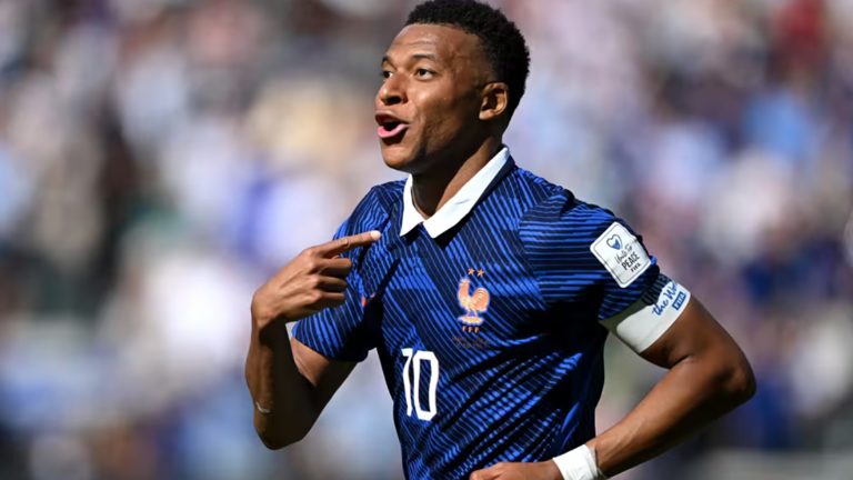 Top Skor Piala Dunia 2026: Kylian Mbappe Salip Lionel Messi Usai Cetak Gol Kedelapan