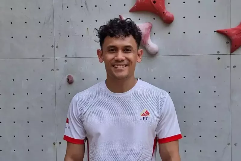 Veddriq Leonardo dan Desak Made Kawinkan Emas Seri Kejuaraan Dunia Panjat Tebing 2026 di Prancis
