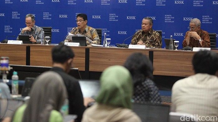 Ngakak! Guyon Menkeu Purbaya ke Pjs Gubernur BI Destry usai rapat KSSK: Biar dia kaget